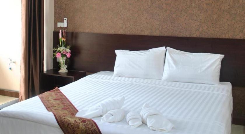 Le Parc Wangnang Hotel Phitsanulok Exterior photo