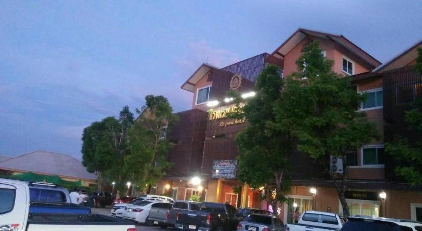 Le Parc Wangnang Hotel Phitsanulok Exterior photo